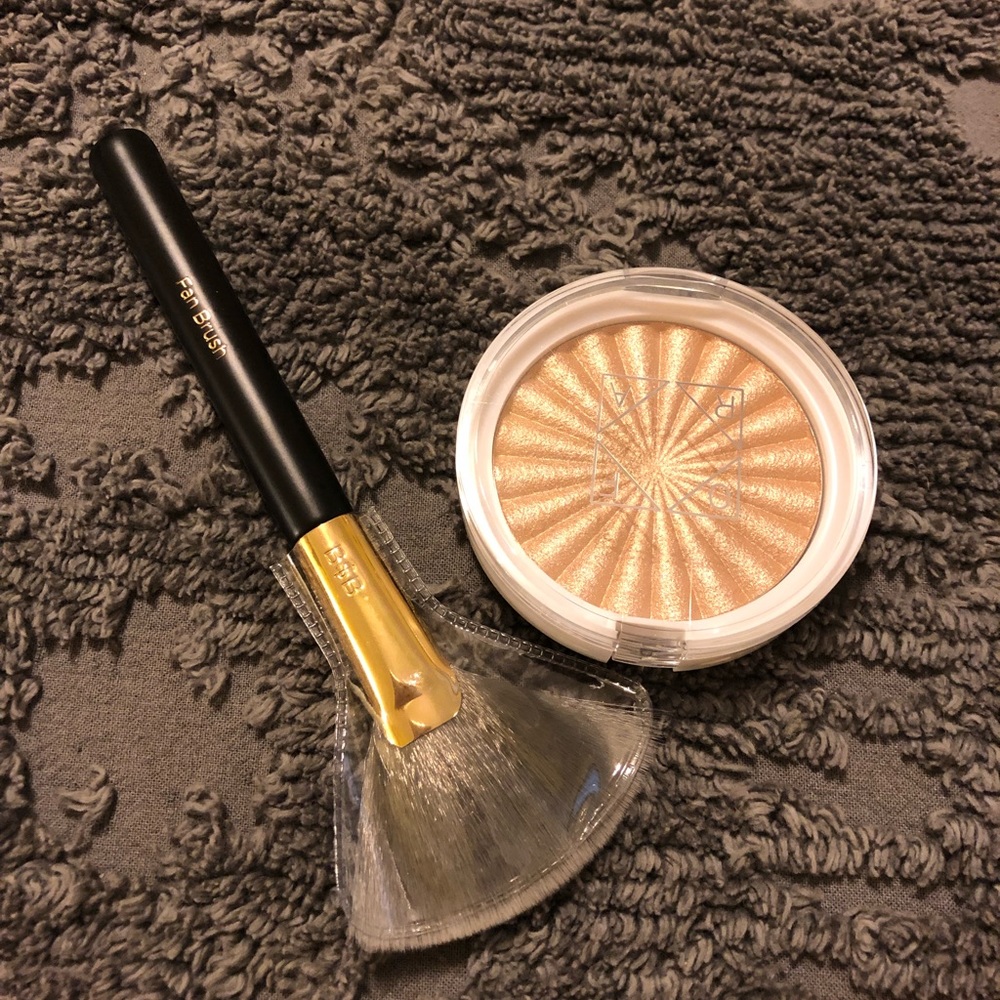 Ofra highlighter & brush